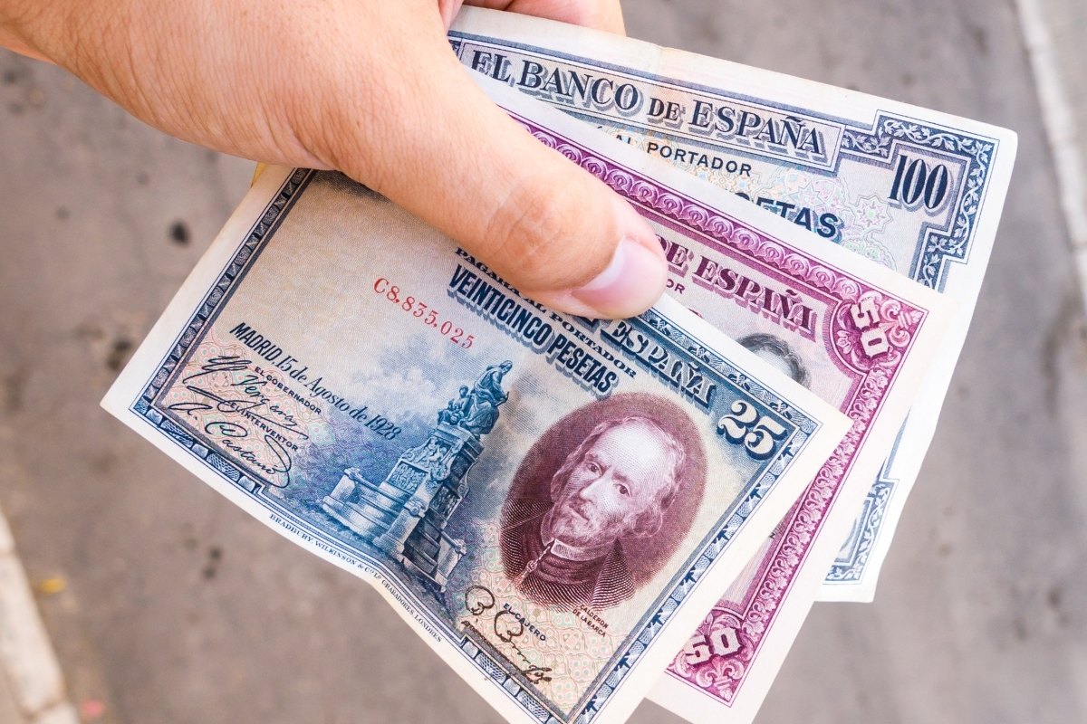 Las Monedas y Billetes Más Emblemáticos de la Historia de España